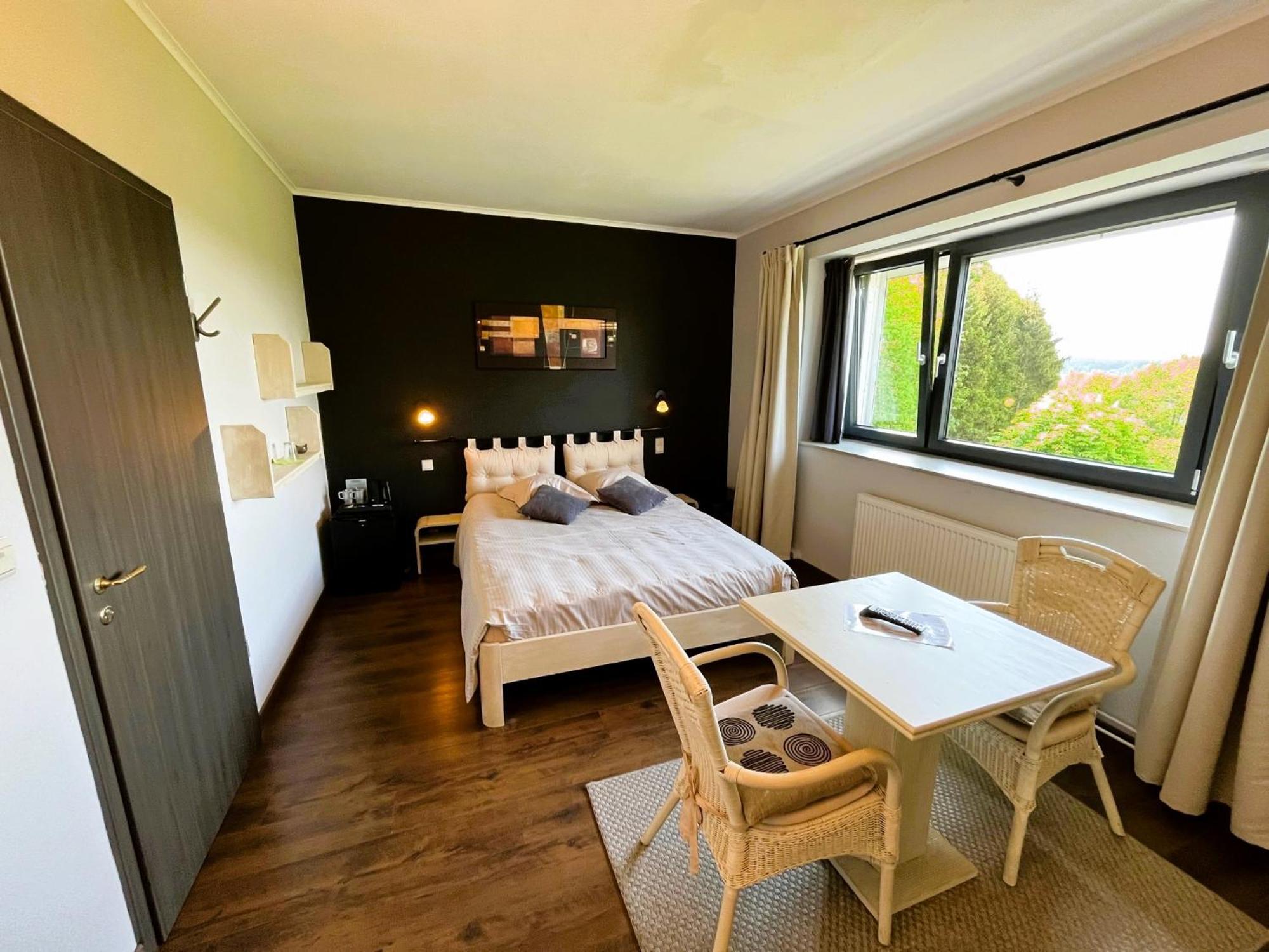 Les Alisiers Hotel Nadrin Ngoại thất bức ảnh